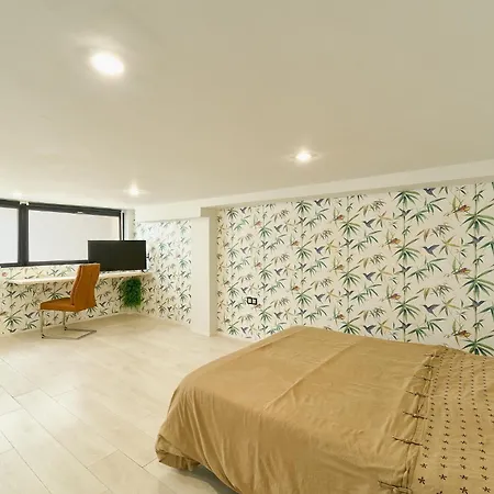 公寓 Kosta Homes - Duplex Near The *